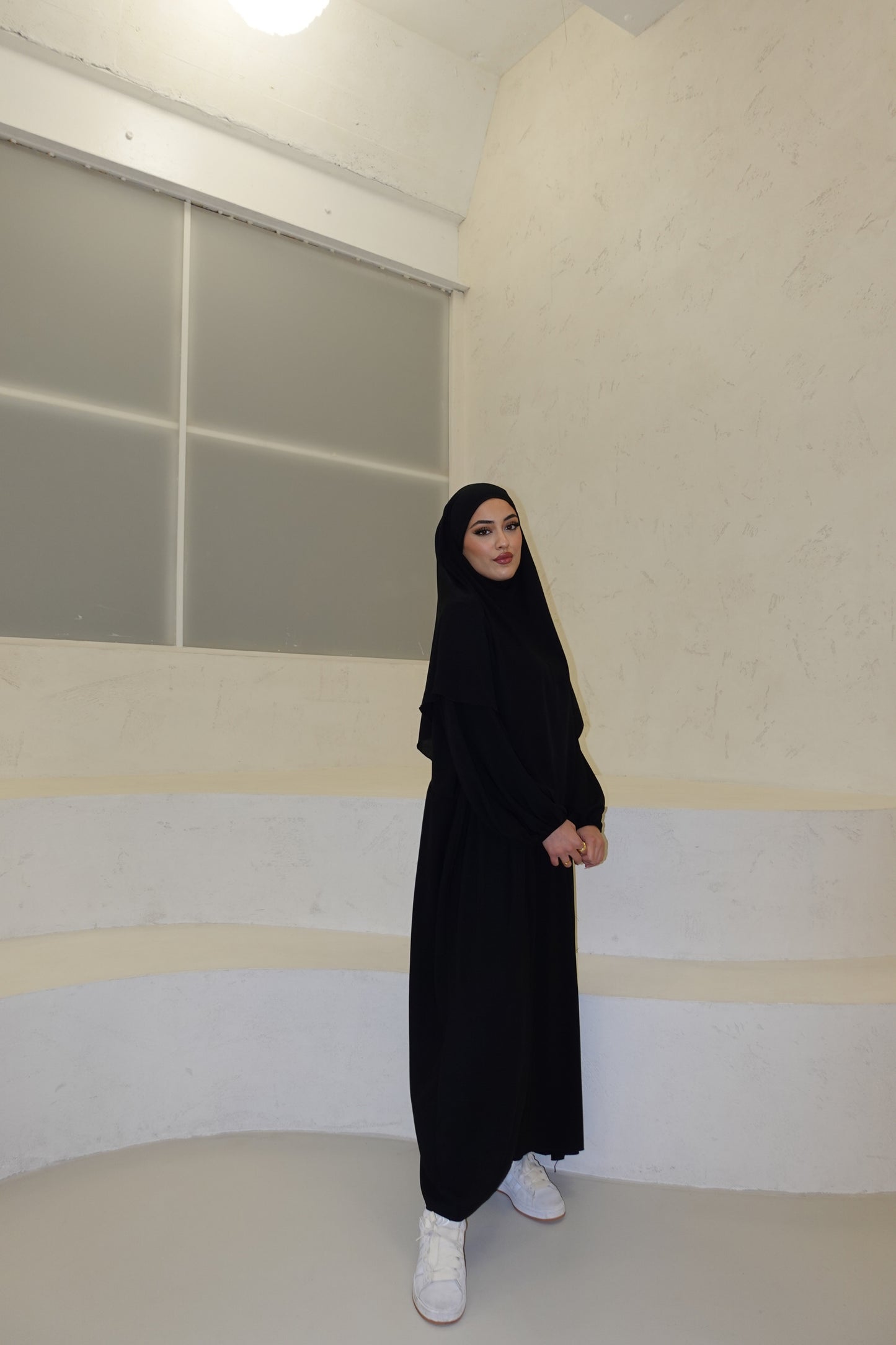 Noor in Schwarz