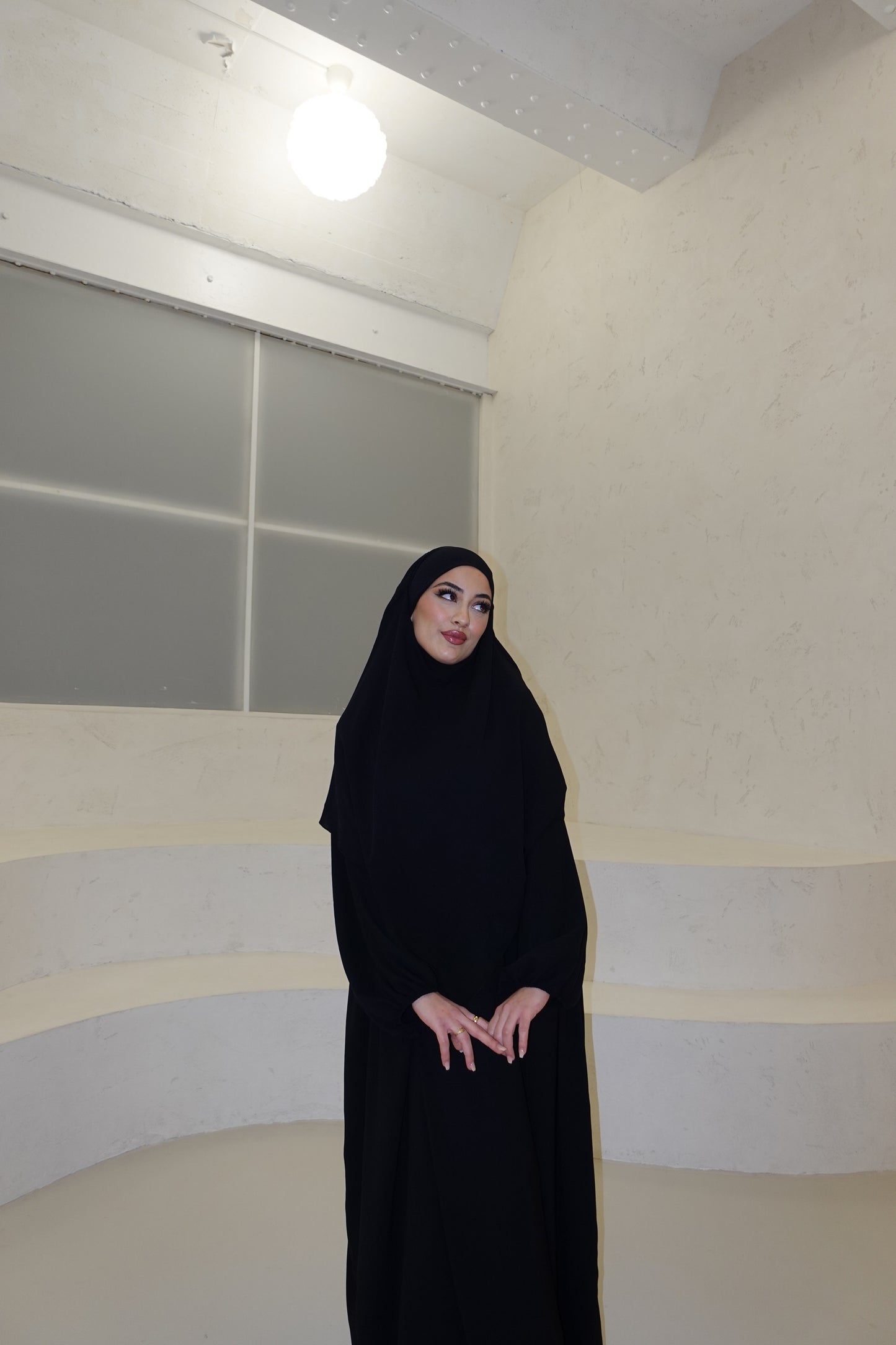 Noor in Schwarz