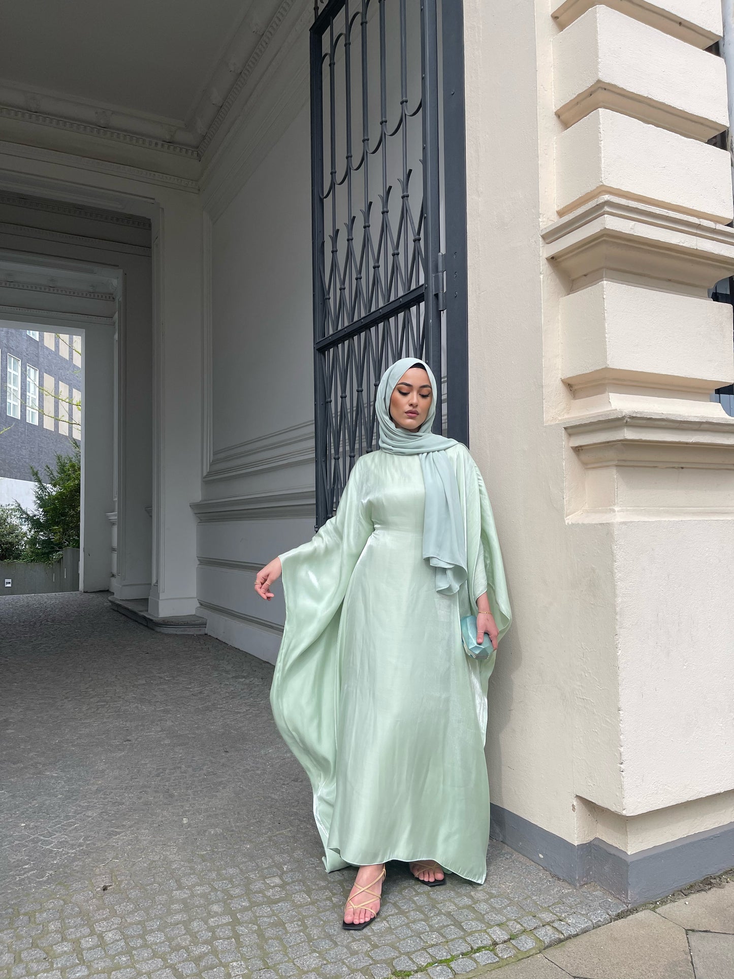Abaya Glamour in Mint