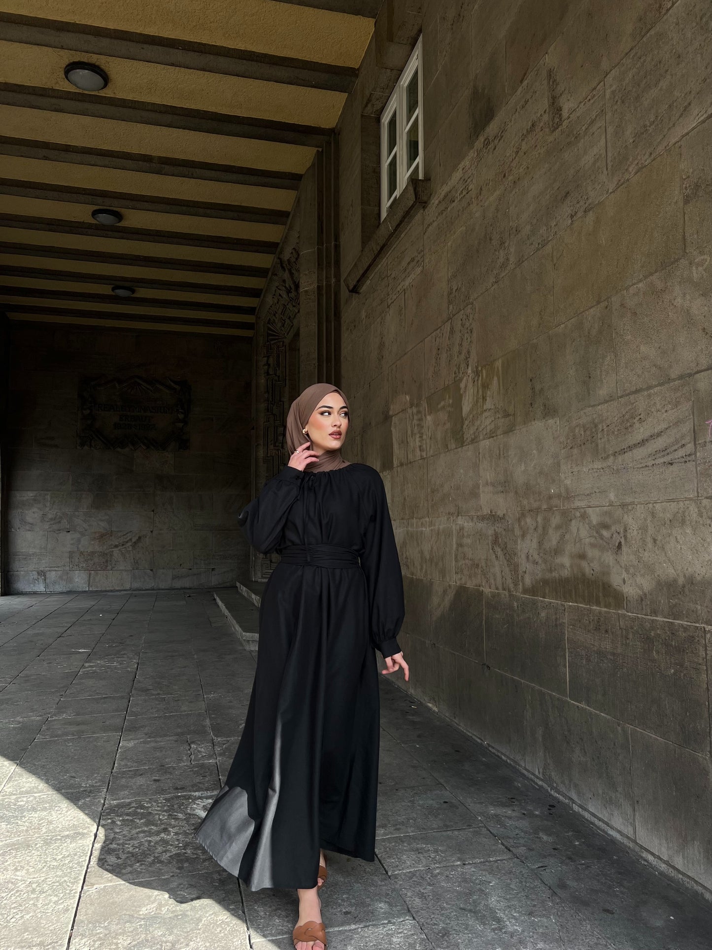 Noura Maxikleid in schwarz