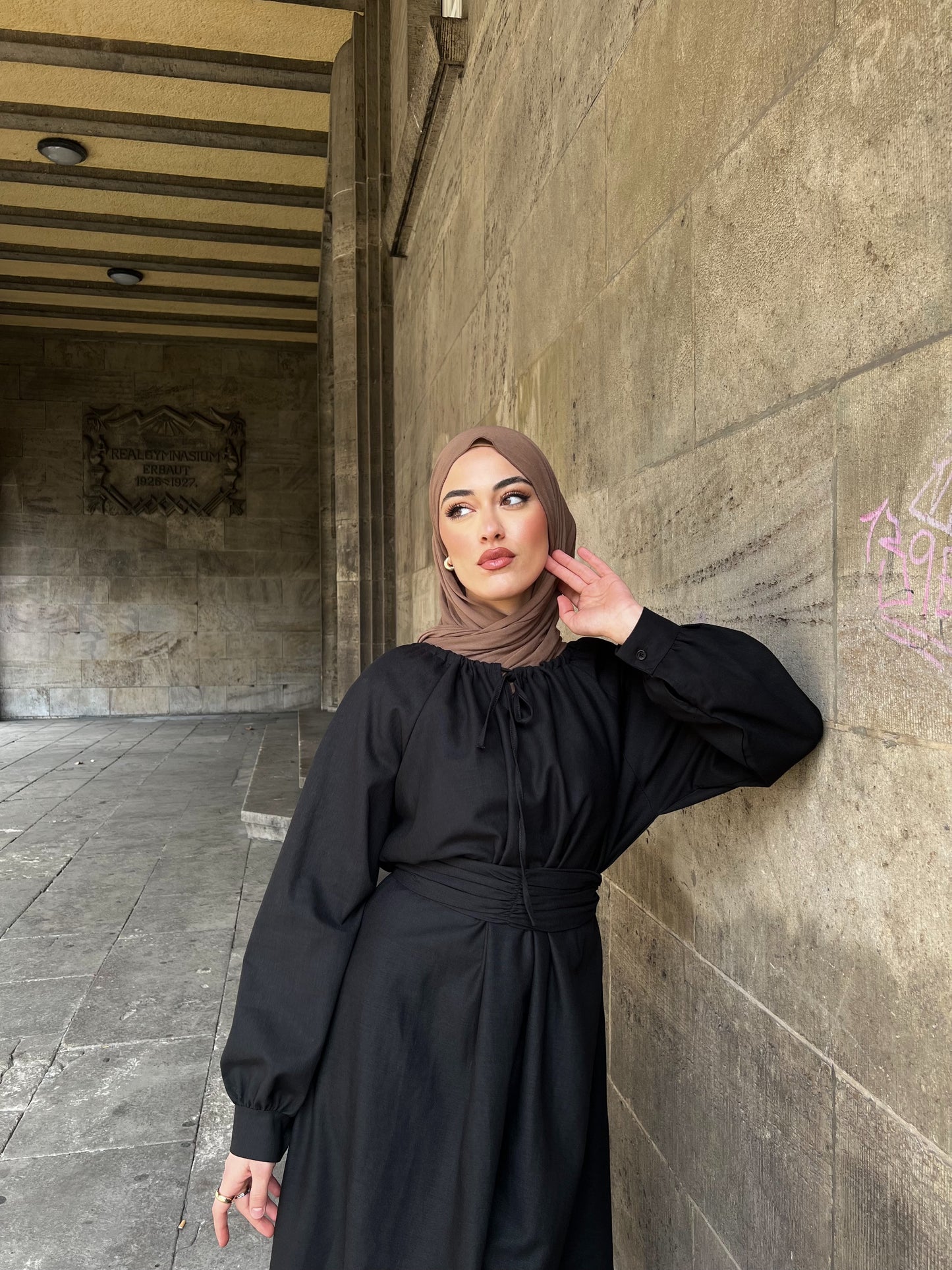 Noura Maxikleid in schwarz