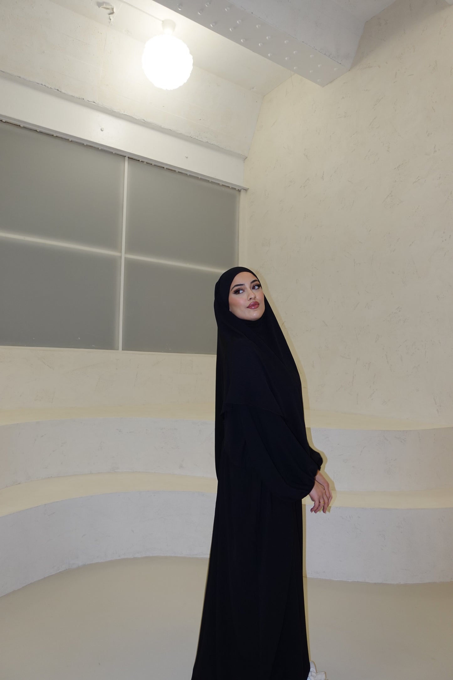 Noor in Schwarz