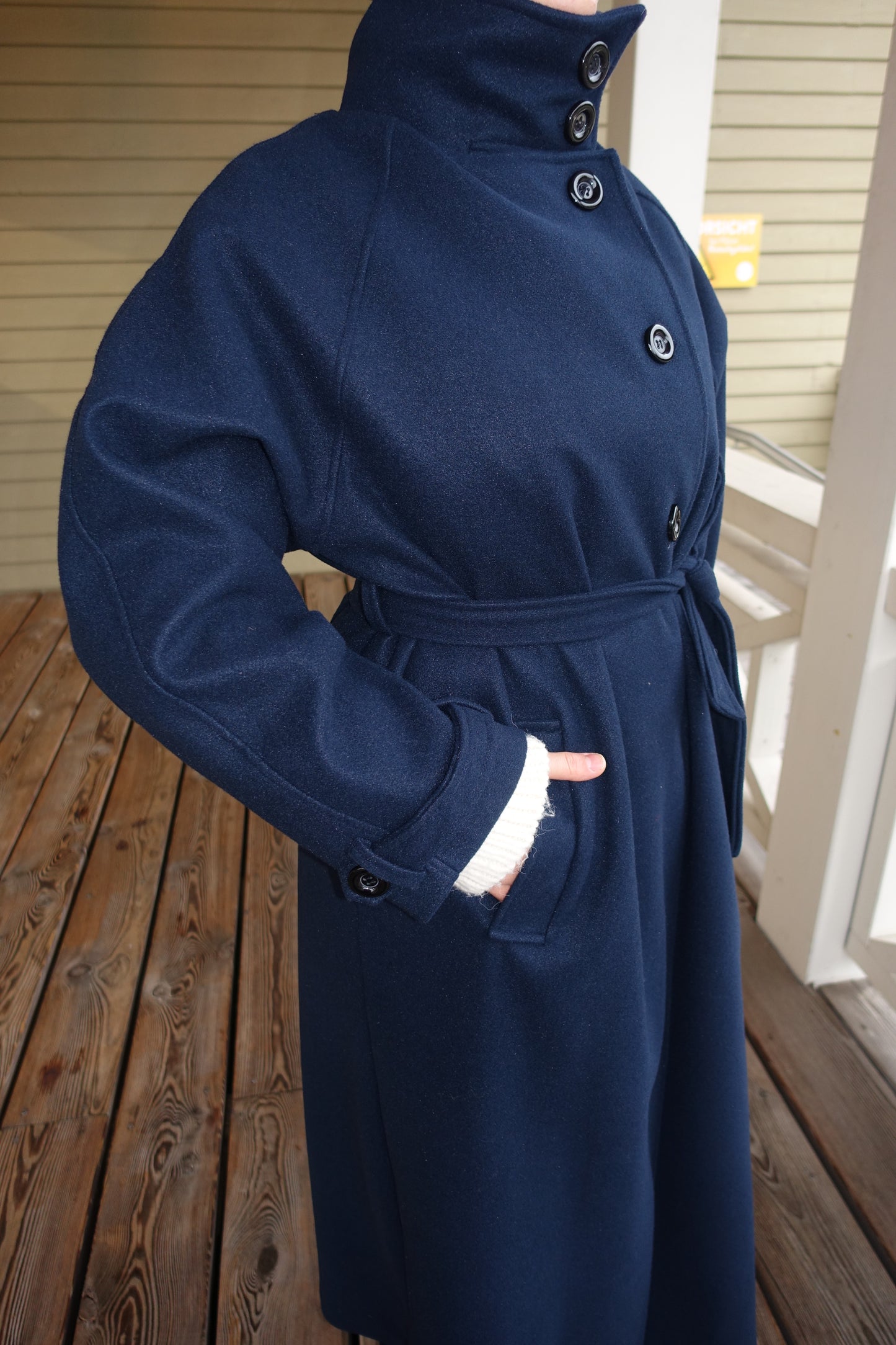 Iconic Mantel in navy