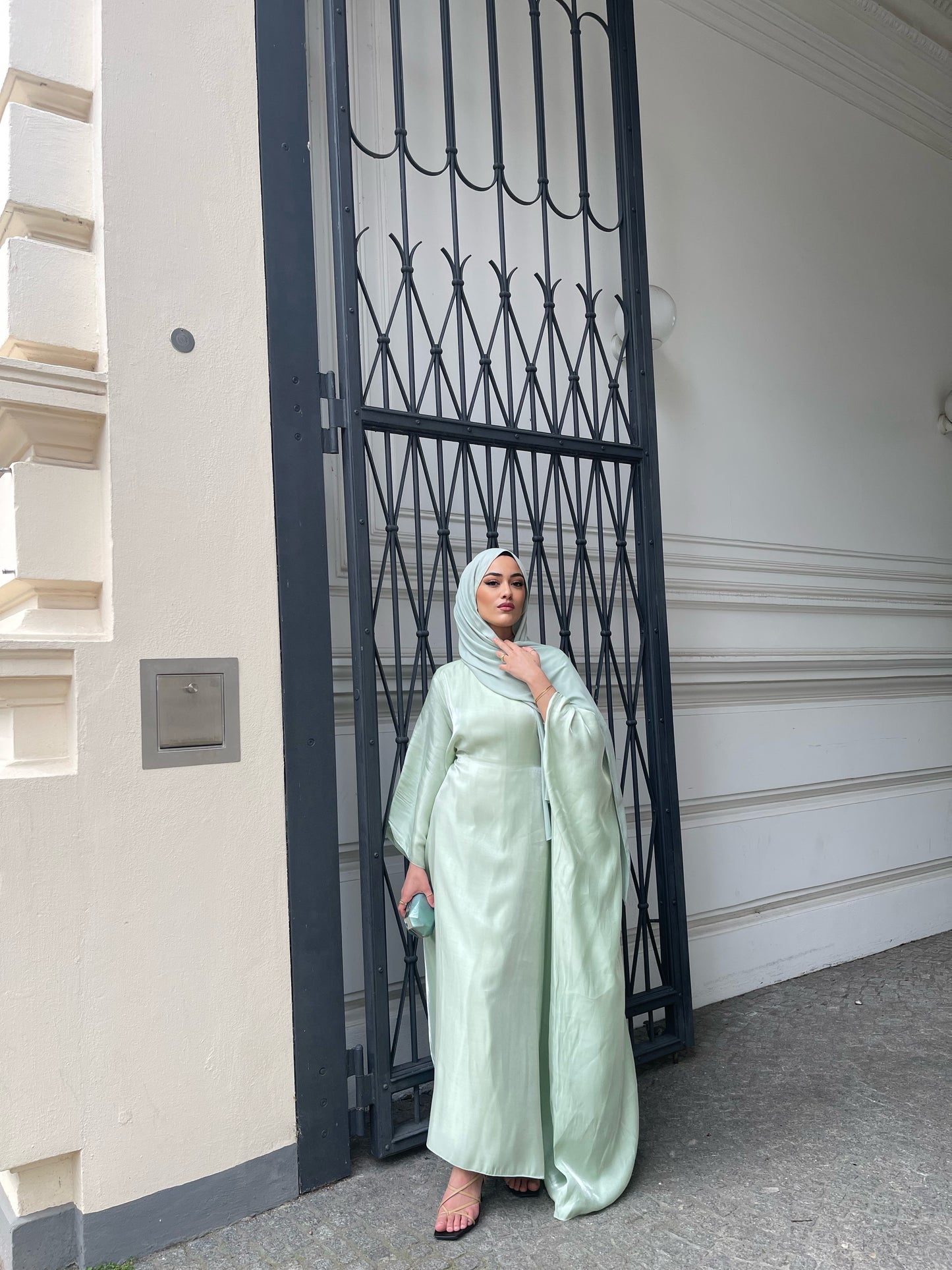 Abaya Glamour in Mint