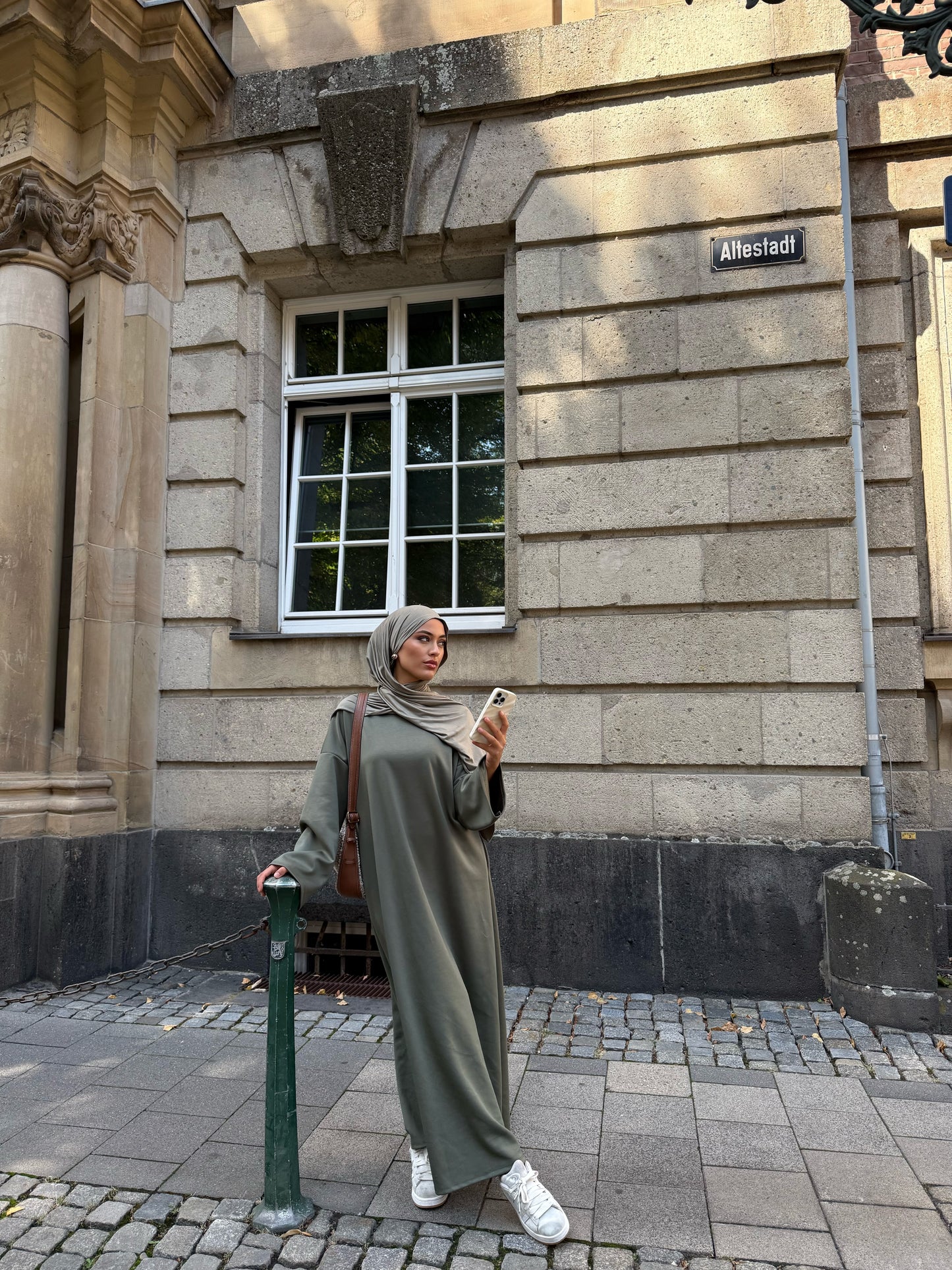 Sweater Maxikleid in khaki