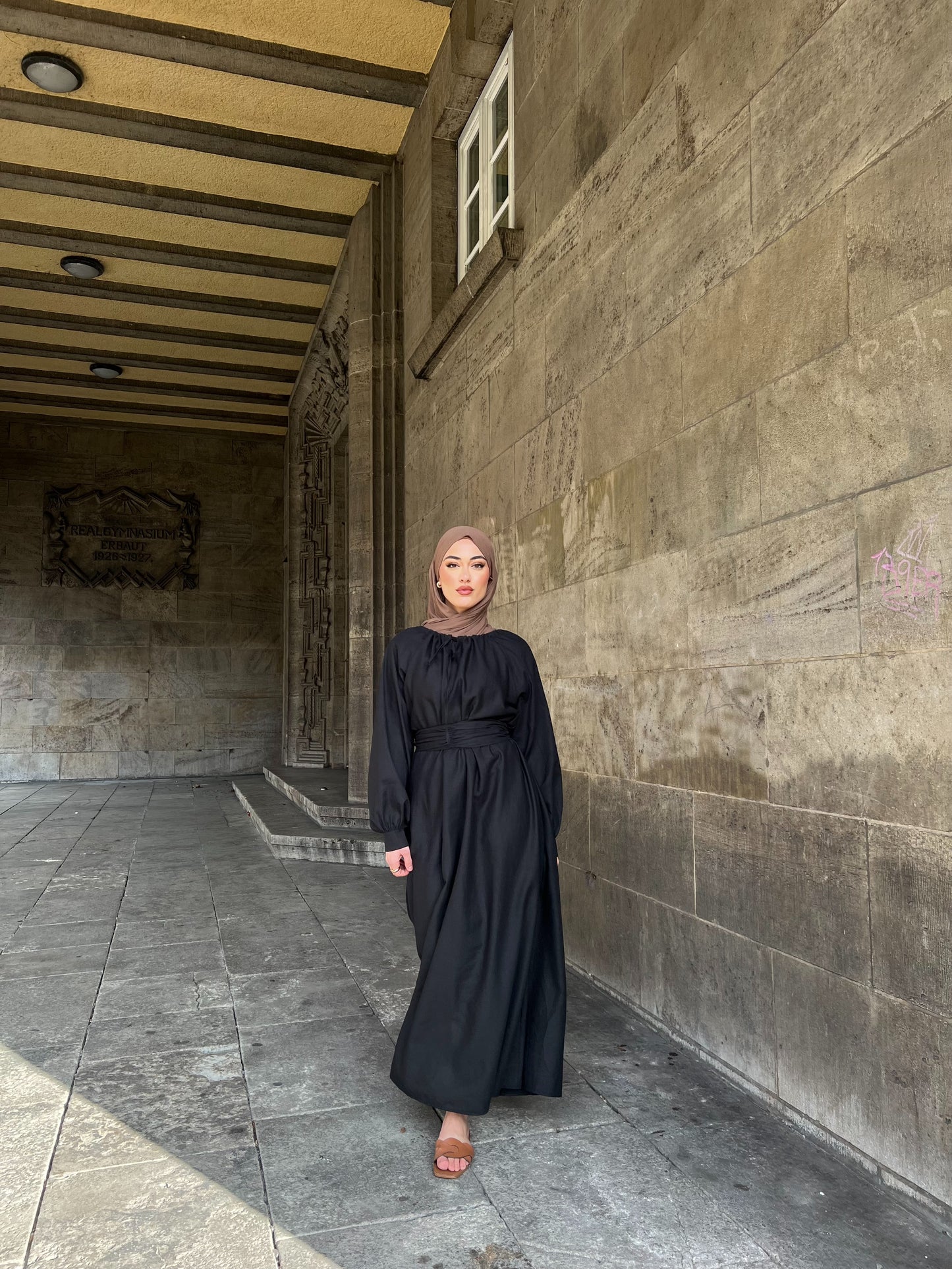 Noura Maxikleid in schwarz