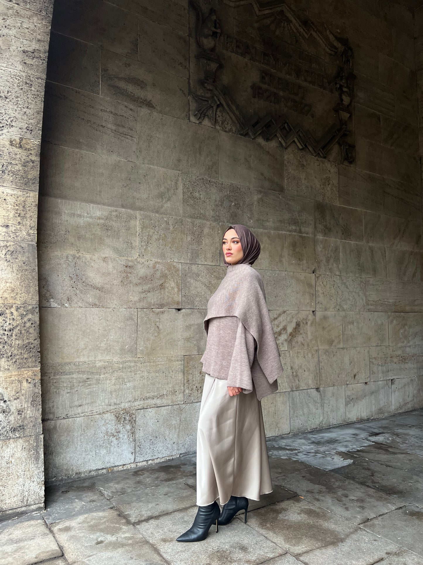 Grace Cape in Mocha