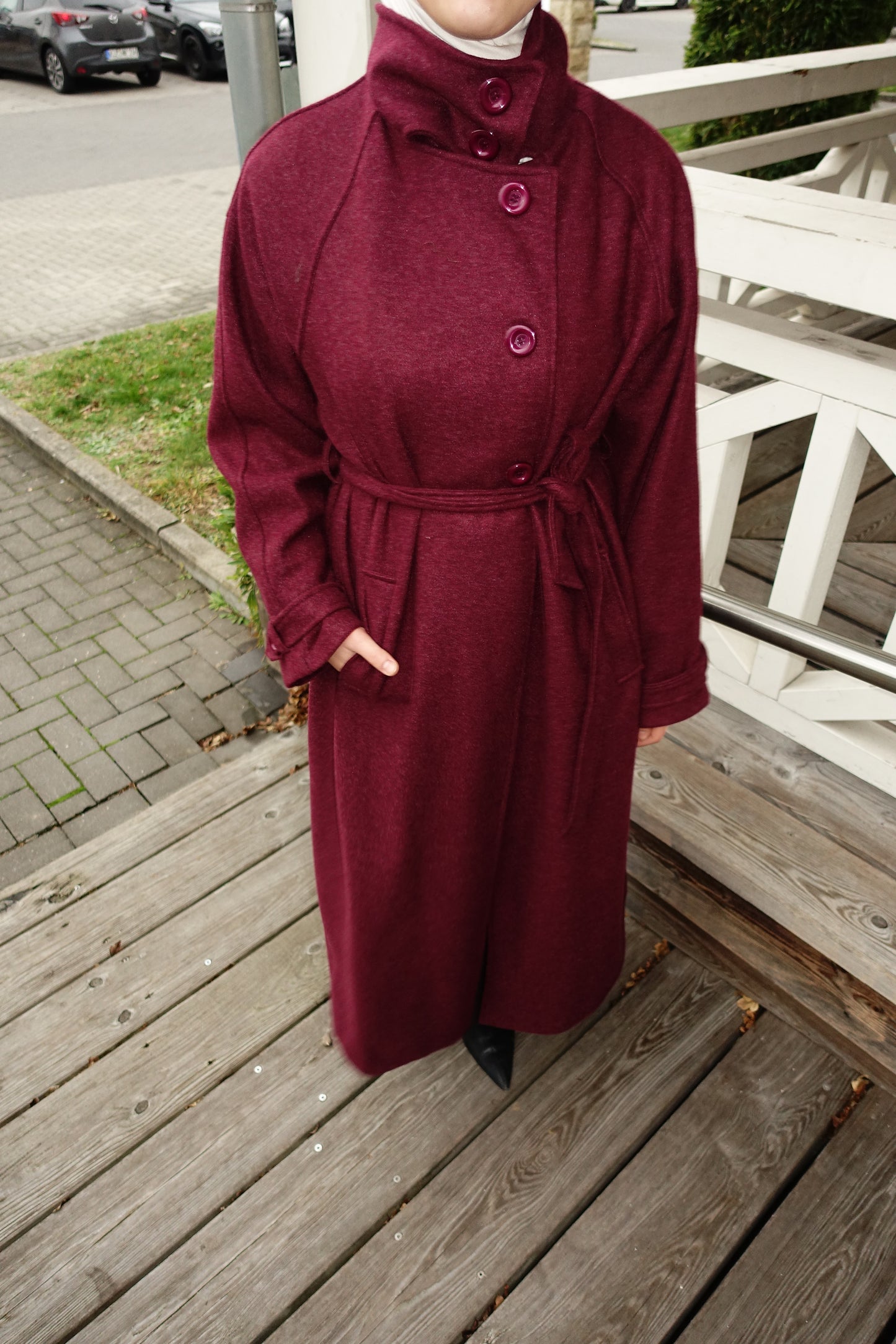 Iconic Mantel in bordeaux