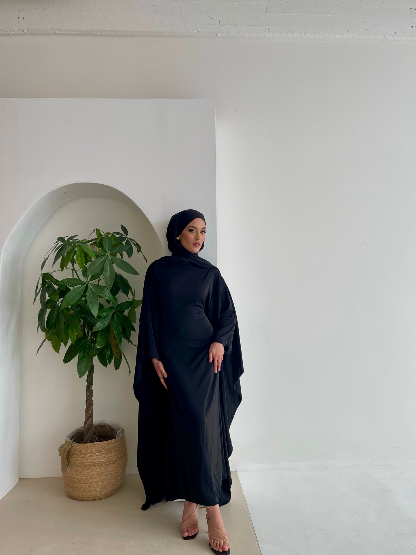 Abaya Acillea in Schwarz