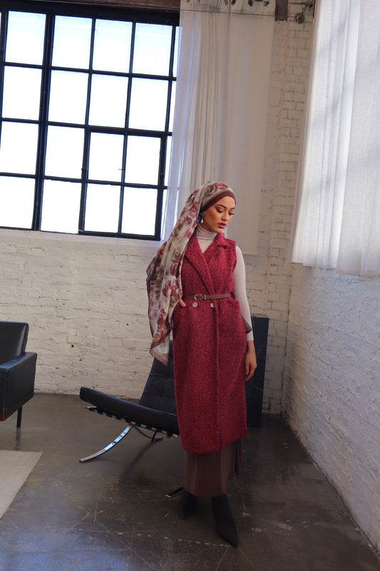 Lamiya Weste in burgunderrot